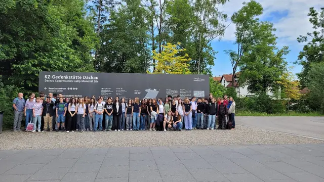 Besuch in der KZ-Gedenkstätte Dachau | Foto: Hölderlin-Gymnasium Lauffen