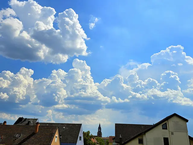 Dann zogen ein paar dicke Wolken auf. Diese wurden durch die Sonne toll in Szene gesetzt.... | Foto: Heidrun Rosenberger