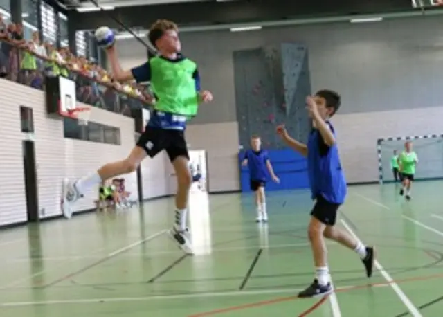 Bruno Schelle (im grünen Trikot) wurde unter die 20 besten Jungs gewählt, sodass er kommende Saison zusätzlich zum Vereinstraining in Richen auch noch samstags in der Bezirksfördergruppe trainieren darf. | Foto: privat