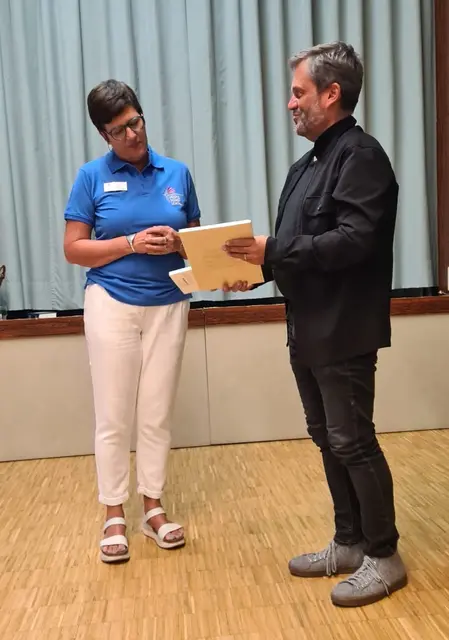 Maren Hettler-Wiedermann, Pfarrer Ralf Rohrbach-Koop - geschäftsführender Pfarrer der Evang. Kirchengemeinde Schwaigern.  | Foto: Hilde Mayer