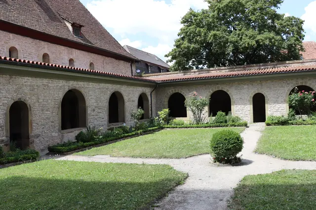 Kreuzgang im Kloster Gross Comburg | Foto: Marga Specht
