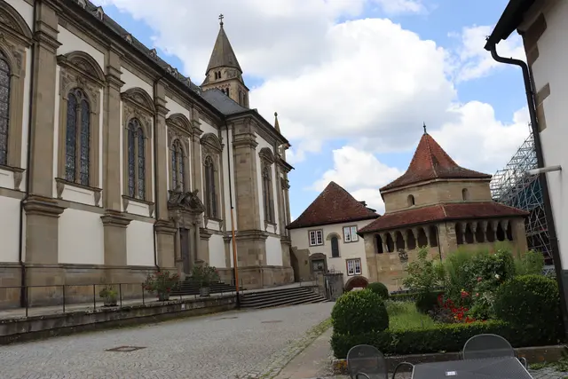 Gross Comburg mit Sechseckkapelle | Foto: Marga Specht