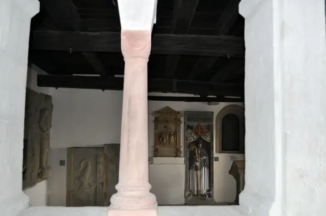 Blick in die Schenkenkapelle. Begräbnisort für die Schenken von Limpurg. | Foto: Daniela Somers