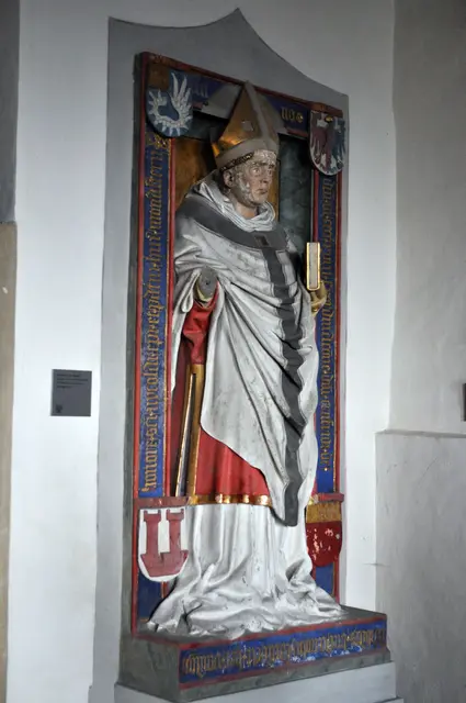 Wenn ich es richtig weiß, ist es der Grabstein des Schenken Albrecht von Limburg. Gestorben 1347. | Foto: Daniela Somers