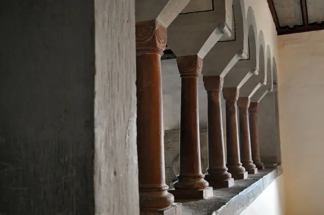 offene Arkadenreihe im Kapitelsaal, dem Vorraum zur Schenkenkapelle. | Foto: Daniela Somers