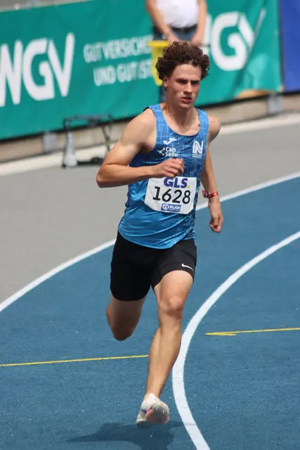 Julian Wefel sprintet Bestzeit über 200m | Foto: Eigenes Bild