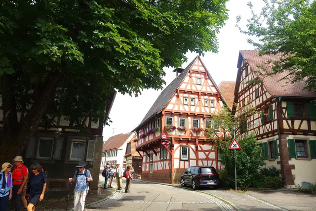 Das markante Rathaus von Gündelbach dient heute noch als Verwaltungsstelle der Stadt Vaihingen. | Foto: Isolde Reitz