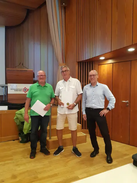 v.li.n.re. Sporer-Minsok, Jubilar Enchelmaier, Bobert | Foto: T. Schmid/WJV