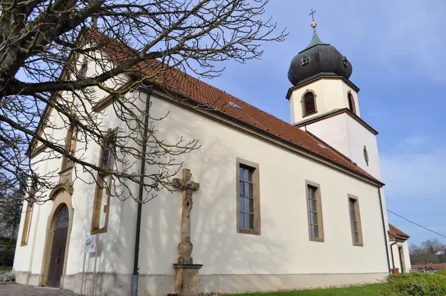 Archivbild vom Winter. Das Erdgeschoss des Chorturms aus gotischer Zeit ist der älteste Teil der Kirche. | Foto: Daniela Somers