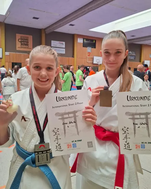 v.l.n.r.:  Enie Schulz und Zoe Schulz | Foto: TSV Bönnigheim Abteilung Goju Ryu Karate