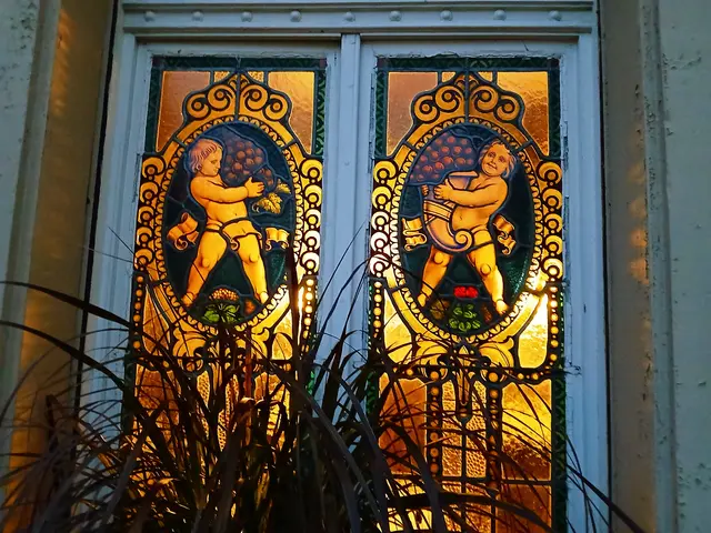 Herrliche Fenster.  Beleuchtet wirken sie besonders schön.   | Foto: sigischlottke