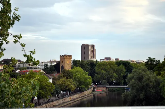 Eine der vielen schönen Ausblicke während unsere Hotel-Tour. Hier vom Insel-Hotel zum Götzenturm. Aber das Insel-Hotel war erst an 2. Stelle unserer Tour.   | Foto: Daniela Somers