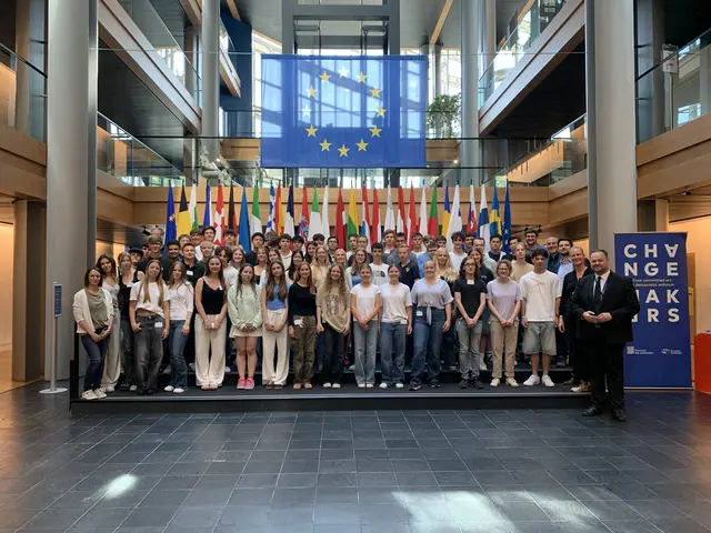 Klassenstufe 10 des Hölderlin-Gymnasiums Lauffen im Europaparlament in Straßburg | Foto: Hölderlin-Gymnasium Lauffen