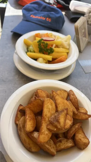 Mittagessen in Hagnau | Foto: Elke Simon