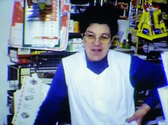 Im VIVO-Laden: Frau Hess an der Kasse hatte immer Zeit für ein Schwätzchen | Foto: Eigene Aufnahme