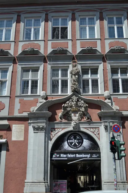 Barockportal am Haus zum Saal. In den Jahren 1715/17 umgebaut für den Domdekan Carl Sigismund von Aufseß. | Foto: Daniela Somers