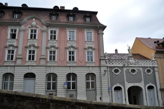 Steht man an der "Oberen Pfarre" hat man einen schönen Blick auf den "Neuen Ebracher Hof" | Foto: Daniela Somers