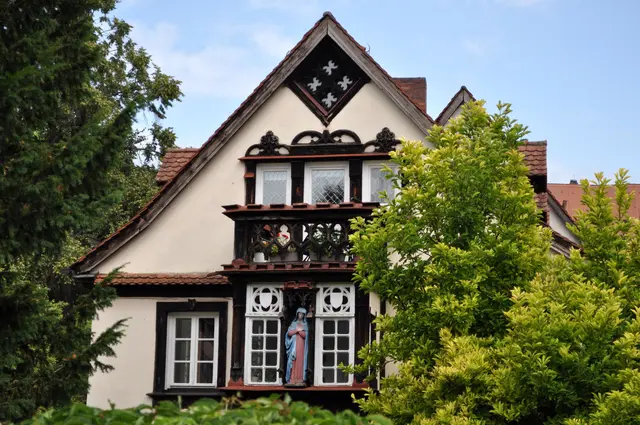 Ein schmuckes Häuschen. Ob es eine historische Bewandnis hat, weiß ich nicht. | Foto: Daniela Somers