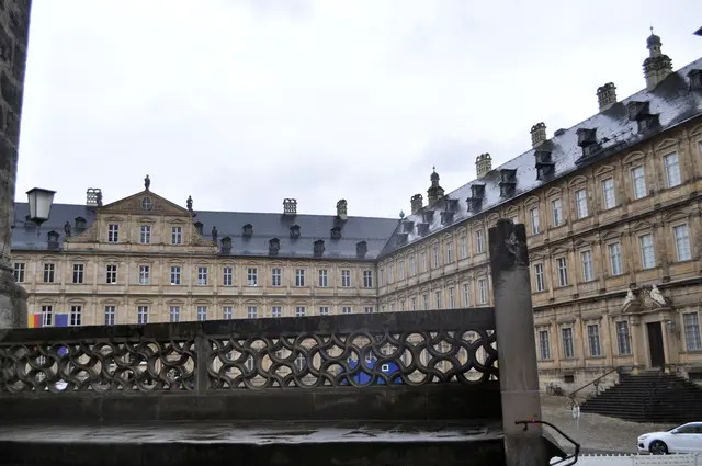 Blick zur Neuen Residenz. Aber das Wetter hat uns hier einen Strich durch die Rechnung gemacht. | Foto: Daniela Somers