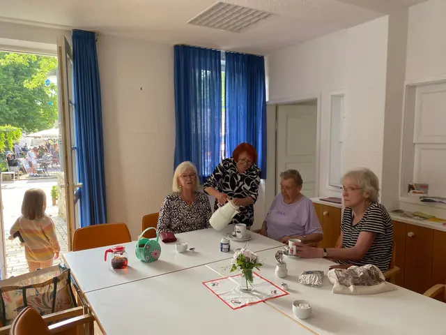 Alle Generationen beim Marktstüble. | Foto: Awo