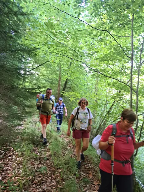 Angehnehmer Waldweg. | Foto: Isolde Reitz