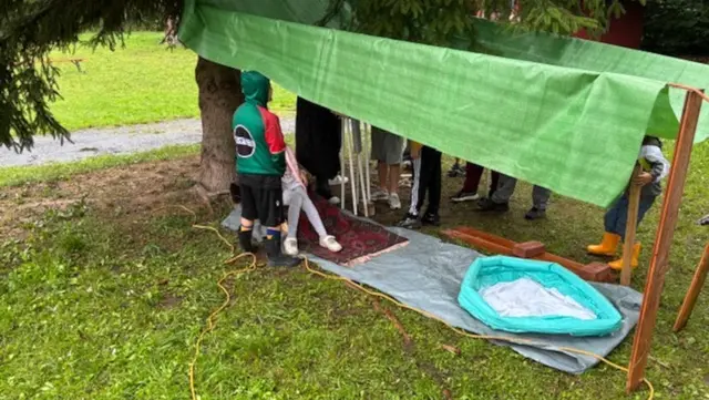 Die Aufgabe der Kindergruppen beim Thementag: Wir bauen ein Krankenhaus für Palästina. Fantasie, gute Planung und Teamarbeit waren gefragt!  | Foto: MLPD
