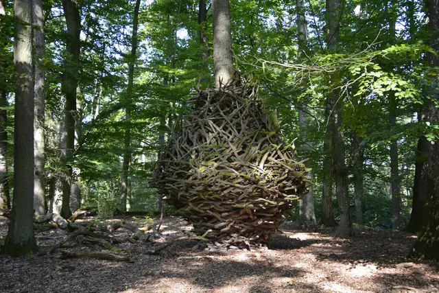 Eine beeindruckende Konstrukion ist das Holzei auf dem Reisberg. | Foto: Michael Harmsen