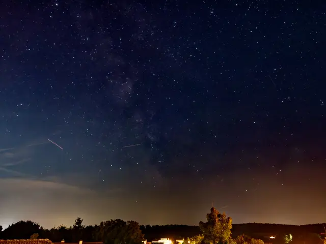 Lichtverschmutzung im Kraichgau. Der helle Bereich links: Gerwerbegebiet Buchäcker mit Hermes &amp; Co. Der helle Schein rechts: Kirchardt. | Foto: Jörg Haffelder