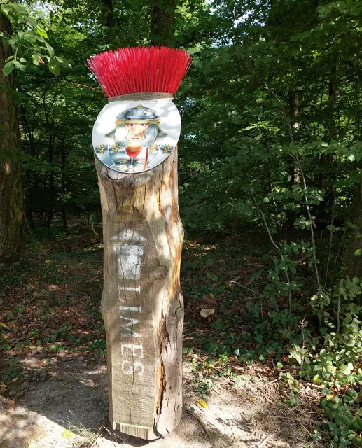 Ein phantasievoller Hinweis am Limesweg. | Foto: Foto privat