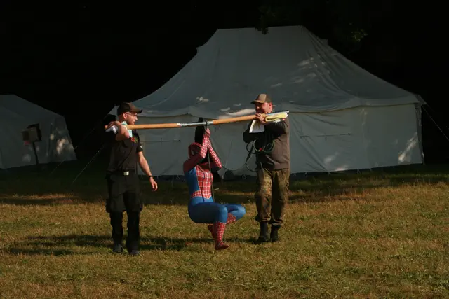 Actionreicher Auftritt von Spiderman | Foto: Zeltlager EmK Marbach