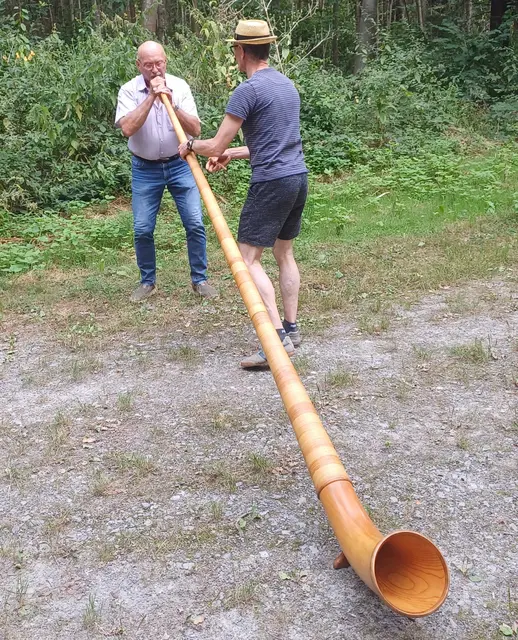Ernst Sailer konnte auch Töne hervorbringen und bekam ein Lob | Foto: E. Rosendorf