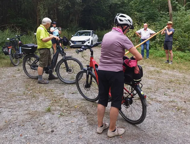 gebannt wird zugehört | Foto: E. Rosendorf