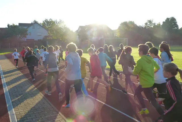 Spendenlauf zum Schuljubiläum am Hölderlin-Gymnasium Lauffen 2025 | Foto: Hölderlin-Gymnasium Lauffen