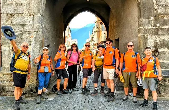 Dankbar, demütig und voller Stolz kamen die 9 Walker/innen der Aktivgruppe Talheim bei ihrer Alpenüberquerung vom Tegernsee nach 107 Kilometer  in Sterzing/ Südtirol wohlbehalten an. | Foto: Isolde Reitz