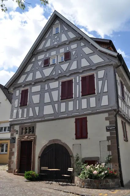 Ein typisches Winzerhaus erbaut 1737. Weitere Infos beim nächsten Bild. | Foto: Daniela Somers