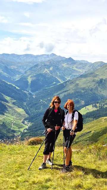 Auf dem Laossattel mit herrlichem Rundblick. | Foto: Isolde Reitz