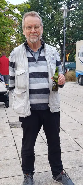 Auf dem Bierdorf mit Windhoek Lager  | Foto: Joachim Knoche 