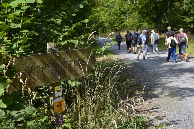War wohl noch nicht sportlich genug bisher,  jetzt geht es auch noch auf den Sportparcours. | Foto: Michael Harmsen