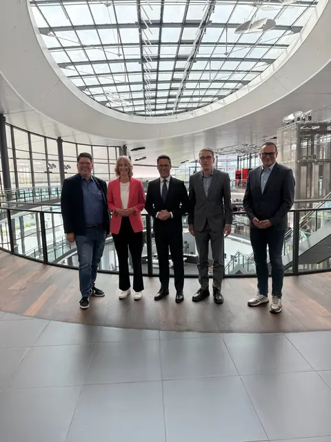 vo li nach re: Alexander Reinhart, Isabell Huber, Manuel Hagel, Fred Schulze, Thomas Schwarz | Foto: Isabell Huber MdL