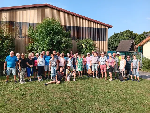 Großer Resonanz erfreute auch dieses Jahr die traditionelle Abendwanderung des Schwäbischen Albverein, Ortsgruppe Untersteinbach. Dieses Mal in Dimbach beim Greuthof. | Foto: Schwäbischer Albverein, Ortsgruppe Untersteinbach / Dietmar Binder