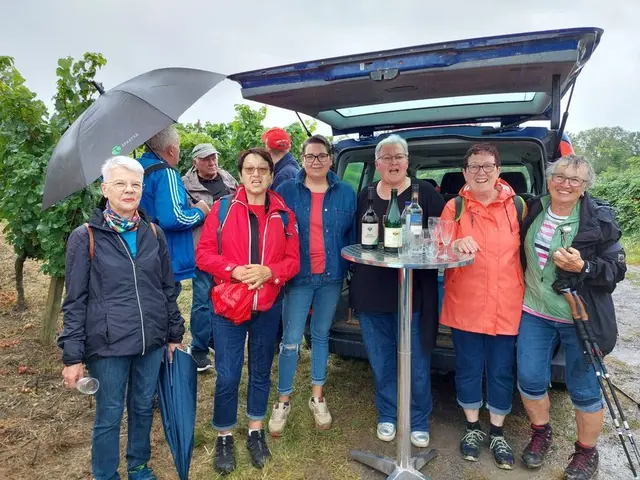 Die erste Rast in den Weinbergen oberhalb des Steinbruchs | Foto: Eugen Belz