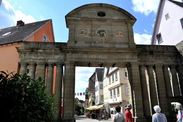 Das Original. Allerdings von der anderen Seite aufgenommen als auf der Malerei. Karlstor Öhringen. | Foto: Daniela Somers