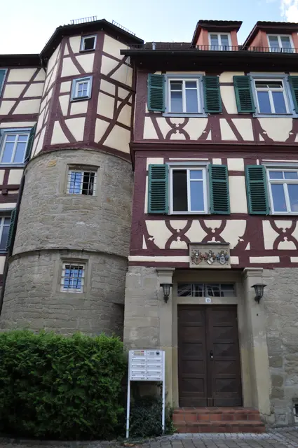 Heute ein Wohnhaus. Da würde ich zu gerne mal sehen wie es drinnen aussieht. | Foto: Daniela Somers