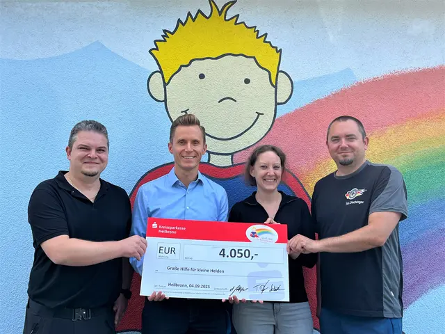 Bild: von links: Tim Dischinger, Jonas Banar, Franziska Schäfer und Alexander Schäfer  | Foto: (Quelle: Stiftung)