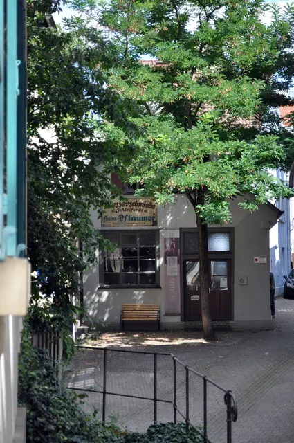 Ein bisschen versteckt. Die alte Messerschmiede und Messerschleiferei Pflaumer. Sie war über drei Generationen von 1882 bis 1992 in Betrieb. Heute ist es ein Museum. Am Tag des offenen Denkmals ist sie geöffnet. | Foto: Daniela Somers