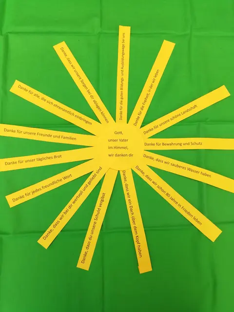 Mit einer Dank-Sonne begann am 9. September für ca. 40 Interessierte der 2. Gebetsspaziergang der Ev. Allianz Brackenheim. | Foto: Elsbeth Kohler