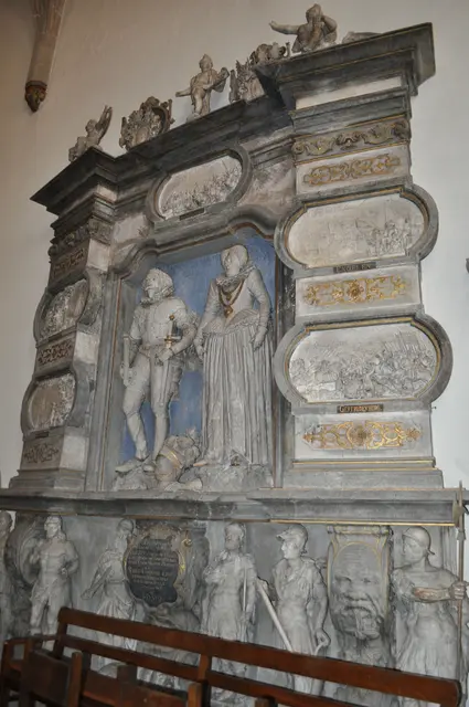 Unglaublich wie viel Mühle da drin steckt. Es werden u. A. Szenen aus dem niederländischen Unabhängigkeitskrieg gezeigt. | Foto: Daniela Somers