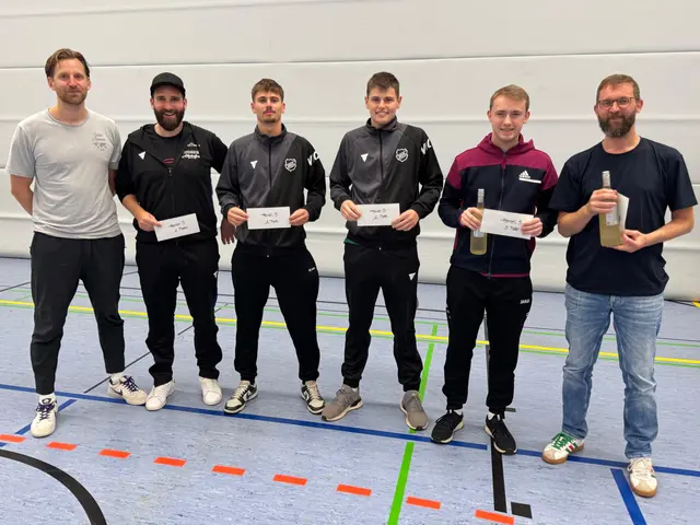 Plätze 2,1 und 3 der S-Klasse von links | Foto: E. Rosendorf