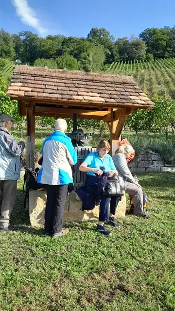 nach der Trinkpause geht es weiter den Berg hinauf | Foto: privat