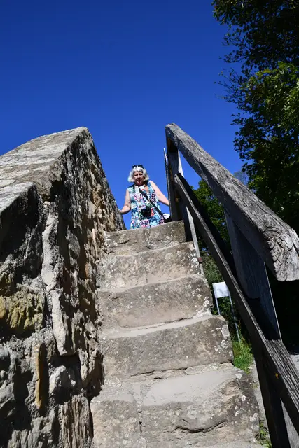 Martina auf der äusseren Ringmauer | Foto: JuKo